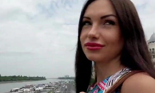 Подцепил реально красивую девушку в Праге и уговорил на наглую еблю прямо в парке