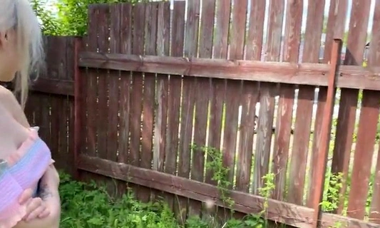 Девушке с русской глубинки пришлось отсосать сводному брату
