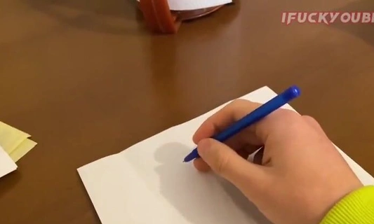 Милая училка учит так себе, за то классно сосет...