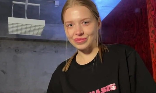 Это что за пятно на футболке? - ..Эммм - это мороженое!
