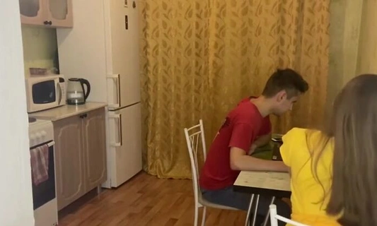 Поломался ноутбук, решила позвать друга на помощь
