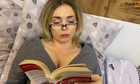 Покажи, что у тебя там.. - Ну мне некогда...